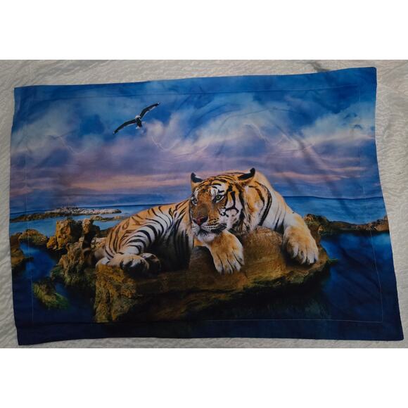 Royal Linen Source Quality Homeware Pillow Sham with Tiger on Cliff 21 x 29.5 - Picture 1 of 10